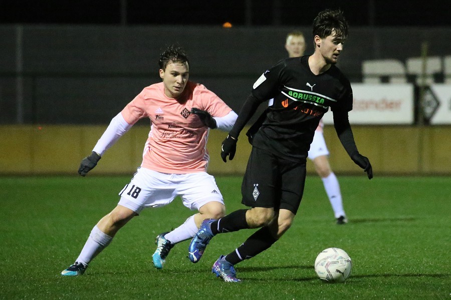 Borussia Mönchengladbach U19 vs. Holzheimer SG (2021/22)_13