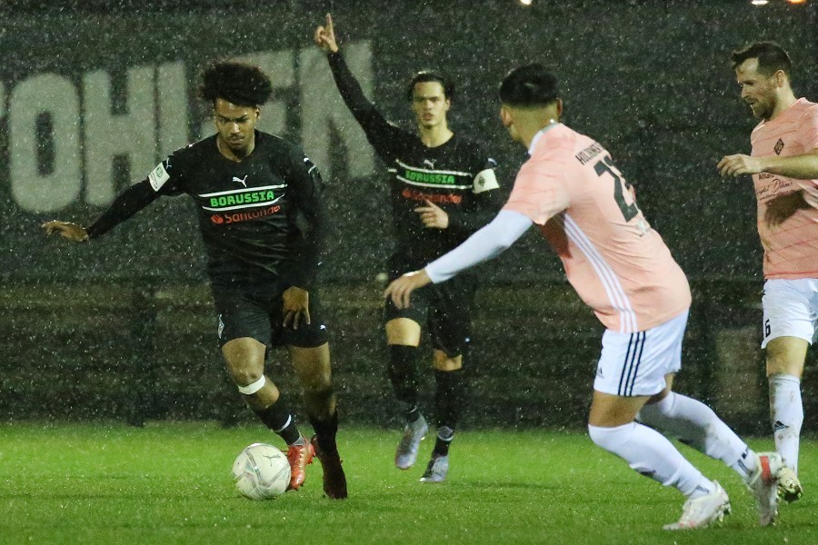 Borussia Mönchengladbach U19 vs. Holzheimer SG (2021/22)_27