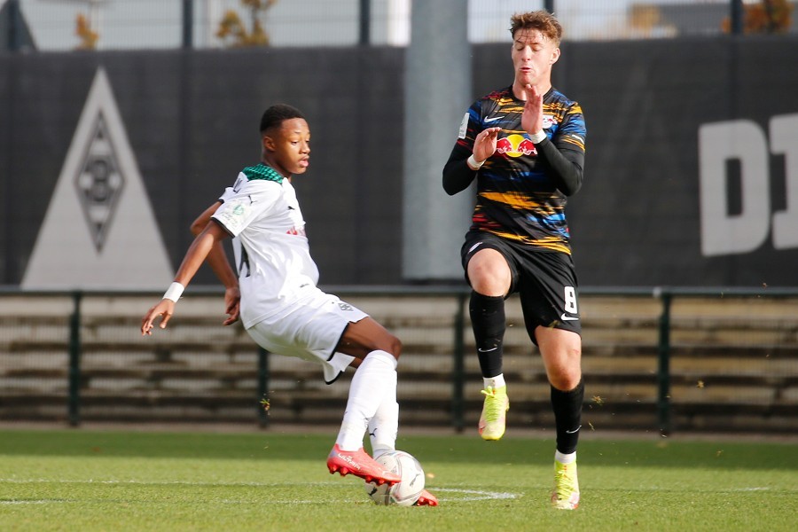Borussia Mönchengladbach U19 vs. RB Leipzig U19 (2021/22)_39