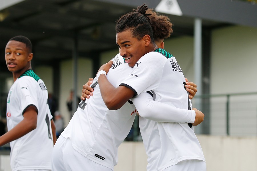 Borussia Mönchengladbach U19 vs. SC Paderborn U19 (2021/22)_11