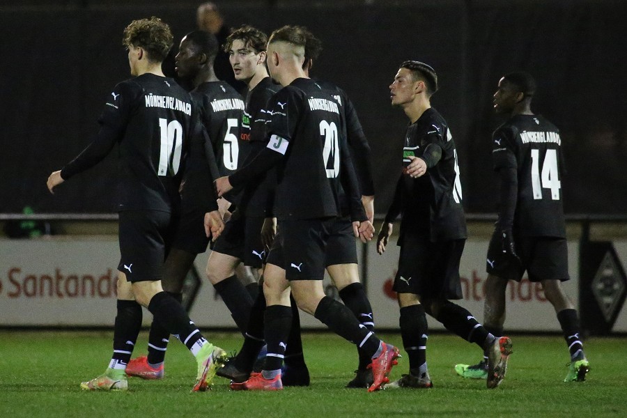 Borussia Mönchengladbach U19 vs. Teutonia St. Tönis (2021/22)_31
