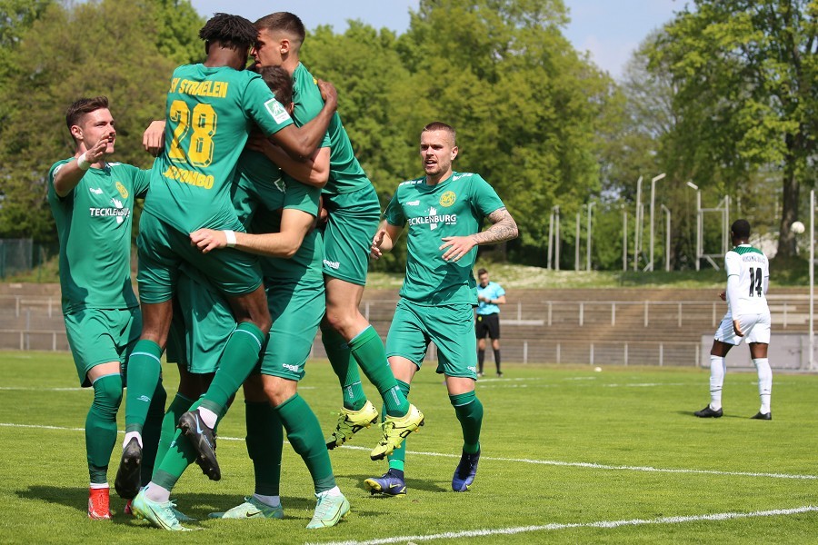 Borussia Mönchengladbach U23 vs. SV Straelen (2021/22)_23