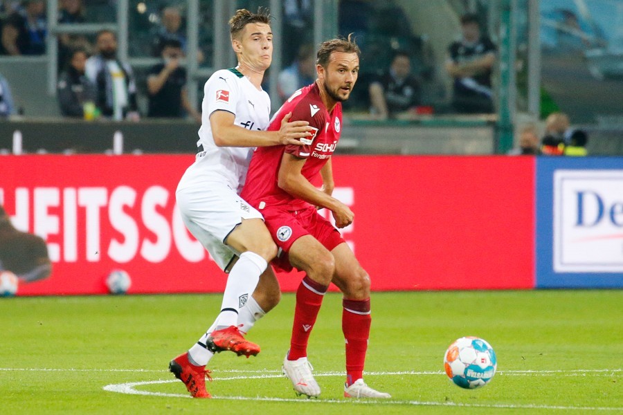 Borussia Mönchengladbach vs. DSC Arminia Bielefeld (2021/22)_15