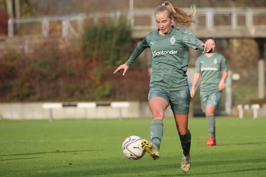 Borussia Mönchengladbach vs. DSC Arminia Bielefeld (2021/22)_26