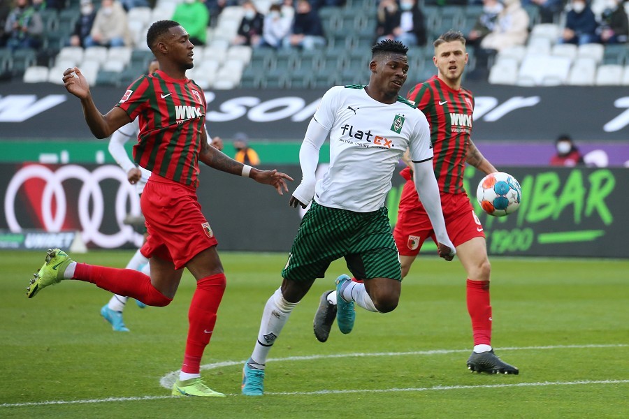 Borussia Mönchengladbach vs. FC Augsburg (2021/22)_10