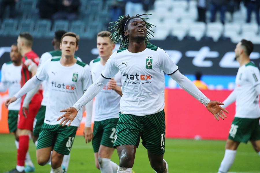 Borussia Mönchengladbach vs. FC Augsburg (2021/22)_16