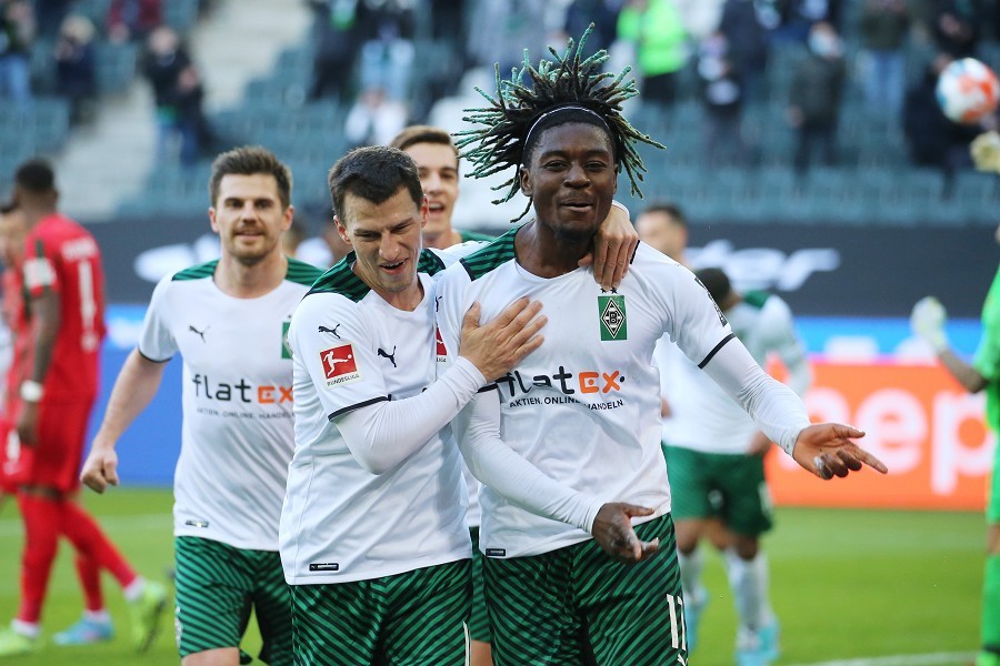 Borussia Mönchengladbach vs. FC Augsburg (2021/22)_18