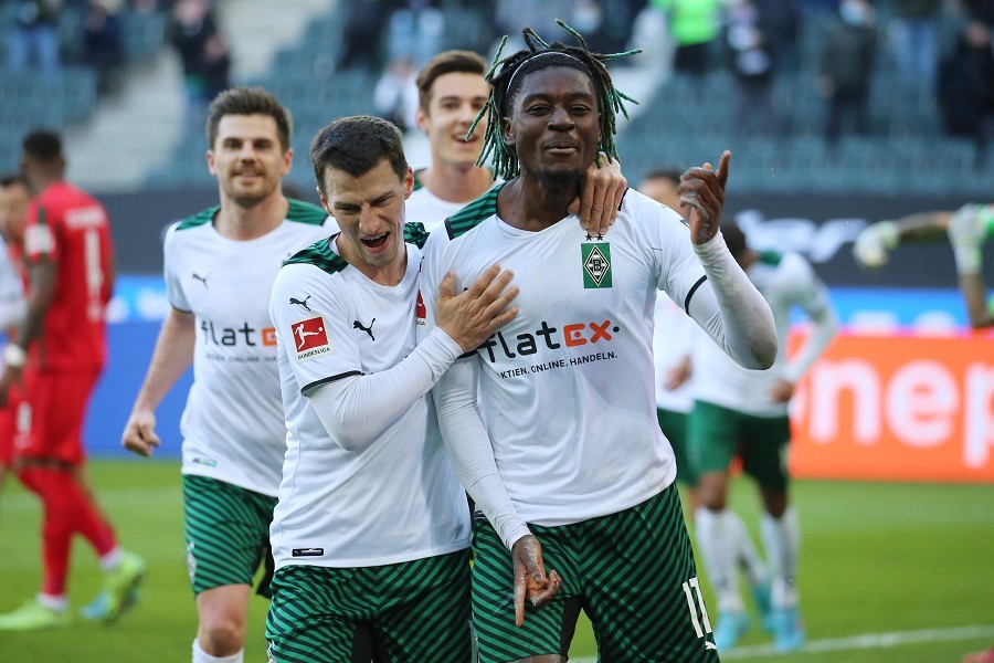 Borussia Mönchengladbach vs. FC Augsburg (2021/22)_19