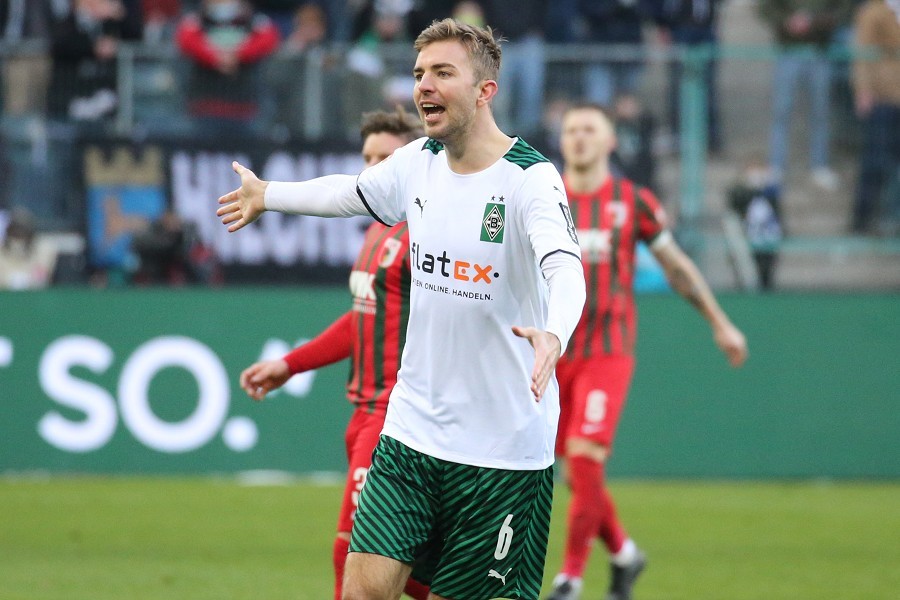 Borussia Mönchengladbach vs. FC Augsburg (2021/22)_56
