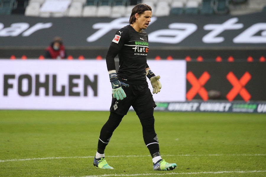 Borussia Mönchengladbach vs. FC Augsburg (2021/22)_65