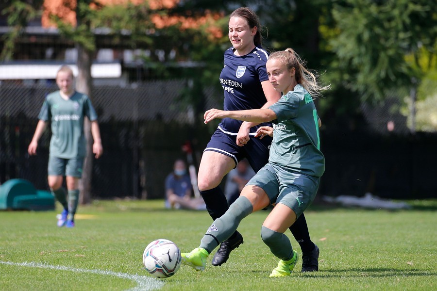 Borussia Mönchengladbach vs. FV Mönchengladbach (2021/22)_16