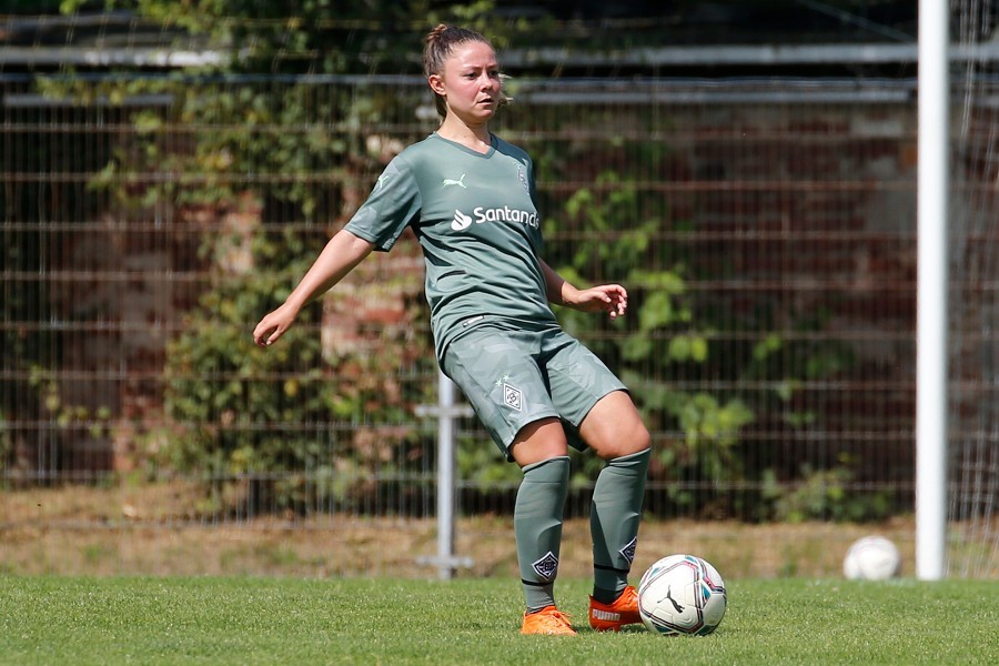 Borussia Mönchengladbach vs. FV Mönchengladbach (2021/22)_30