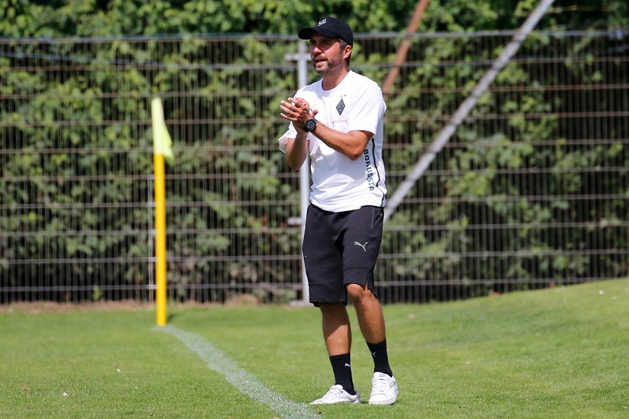 Borussia Mönchengladbach vs. FV Mönchengladbach (2021/22)_4