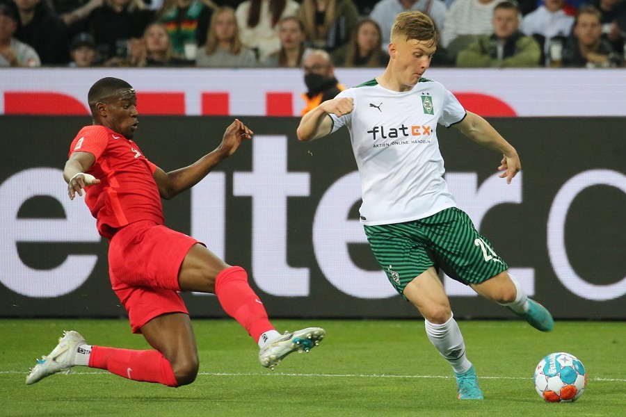 Borussia Mönchengladbach vs. RB Leipzig (2021/22)_21