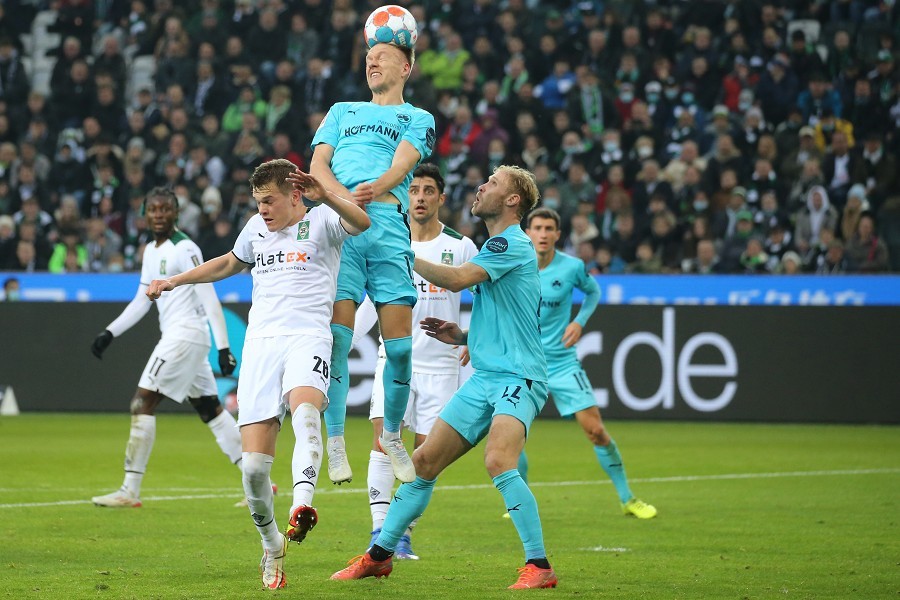 Borussia Mönchengladbach vs. SpVgg Greuther Fürth (2021/22)_30