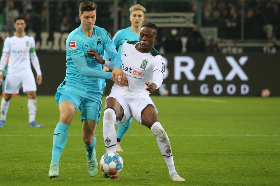 Borussia Mönchengladbach vs. SpVgg Greuther Fürth (2021/22)_47