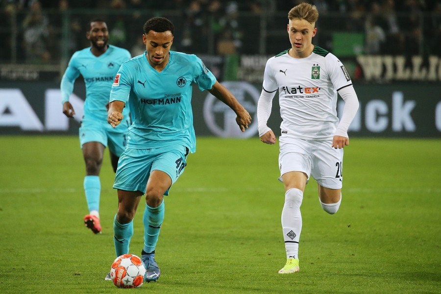 Borussia Mönchengladbach vs. SpVgg Greuther Fürth (2021/22)_50