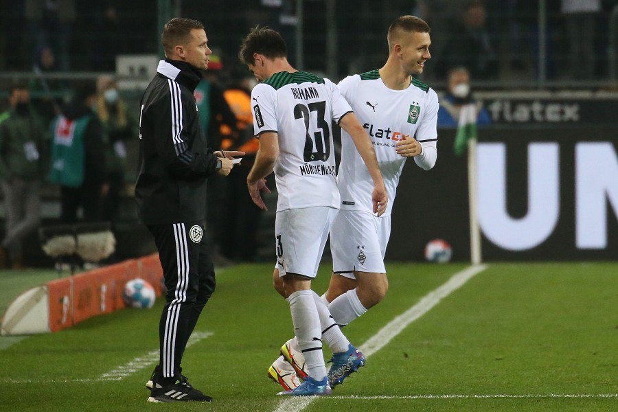 Borussia Mönchengladbach vs. SpVgg Greuther Fürth (2021/22)_53