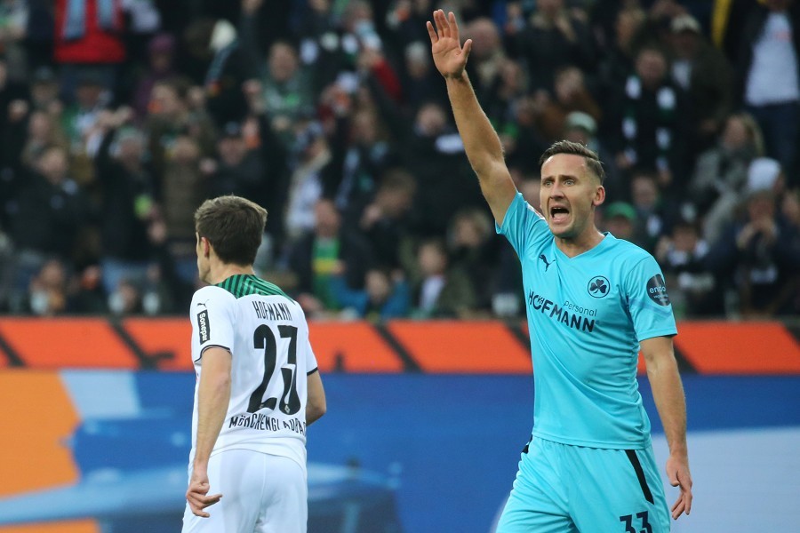 Borussia Mönchengladbach vs. SpVgg Greuther Fürth (2021/22)_5