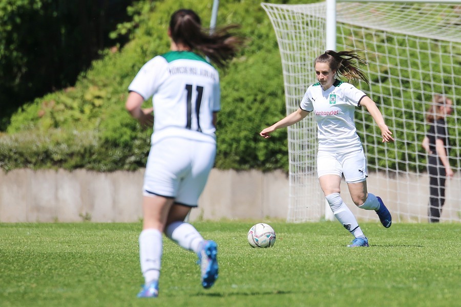 Borussia Mönchengladbach vs. SV Menden (2021/22)_44