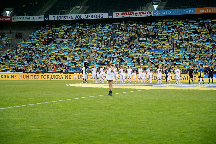 Borussia Mönchengladbach vs. Ukraine (2021/22)_16