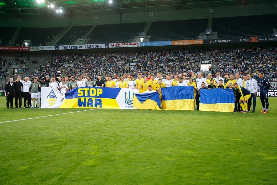 Borussia Mönchengladbach vs. Ukraine (2021/22)_18
