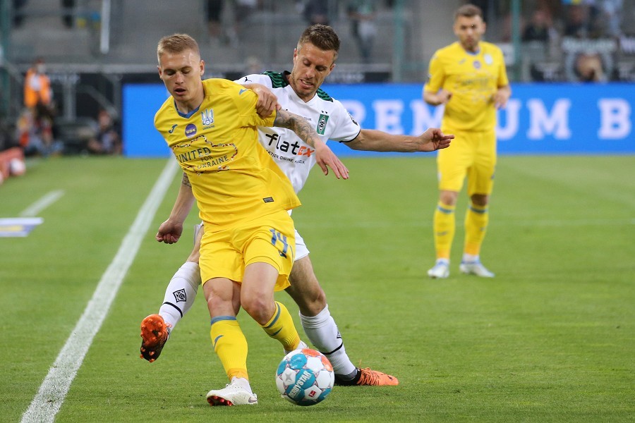 Borussia Mönchengladbach vs. Ukraine (2021/22)_19