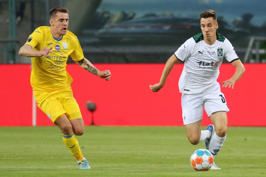 Borussia Mönchengladbach vs. Ukraine (2021/22)_20