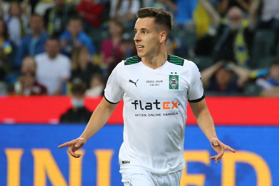 Borussia Mönchengladbach vs. Ukraine (2021/22)_23