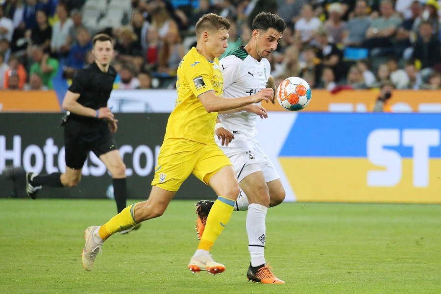 Borussia Mönchengladbach vs. Ukraine (2021/22)_26