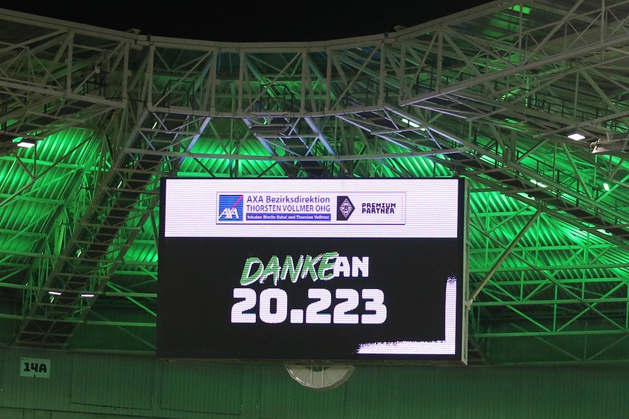 Borussia Mönchengladbach vs. Ukraine (2021/22)_33