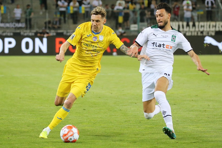 Borussia Mönchengladbach vs. Ukraine (2021/22)_37