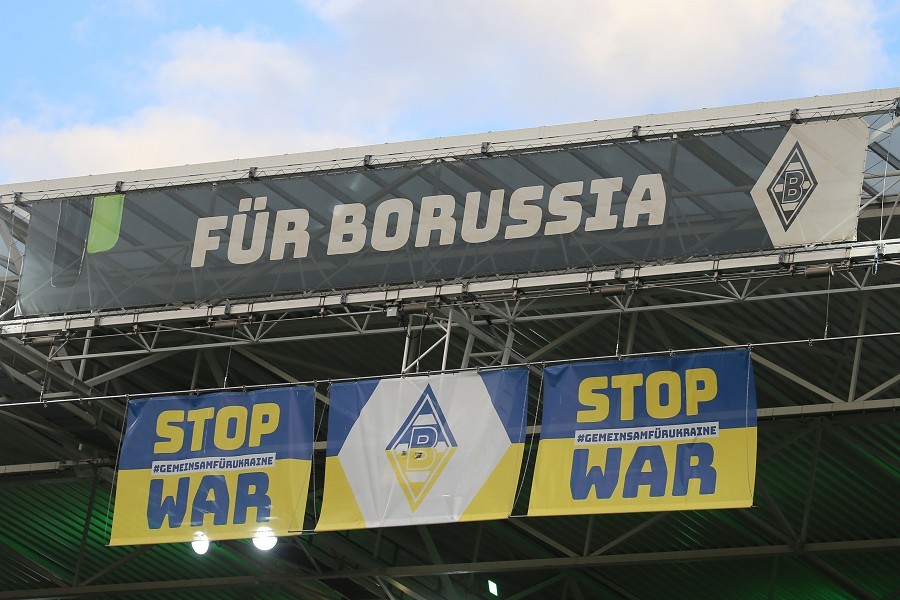 Borussia Mönchengladbach vs. Ukraine (2021/22)_3