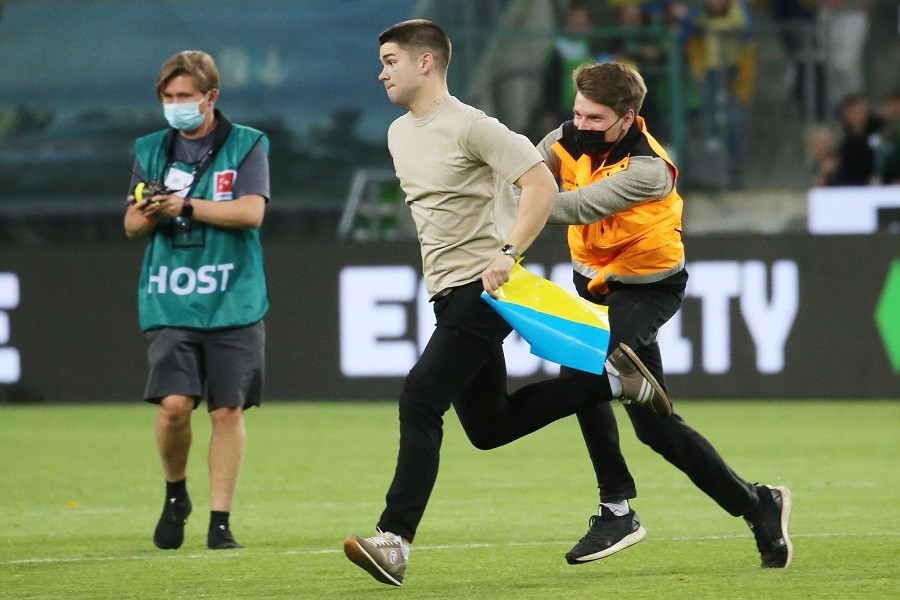 Borussia Mönchengladbach vs. Ukraine (2021/22)_54