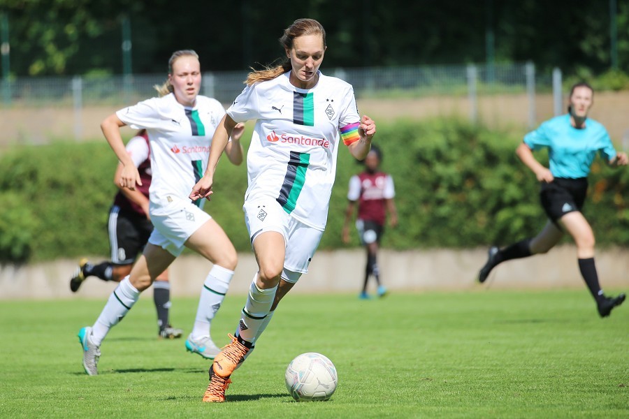 Borussia Mönchengladbach vs. VfR Warbeyen (2022/23)_15
