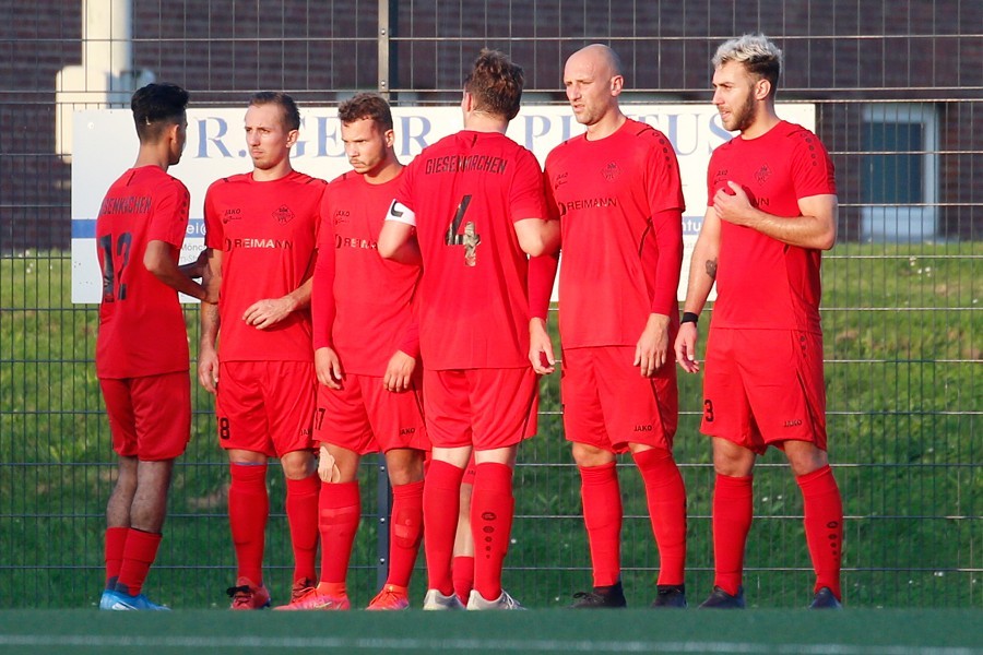 DJK/VfL Giesenkirchen vs. VfB Solingen (2021/22)_9