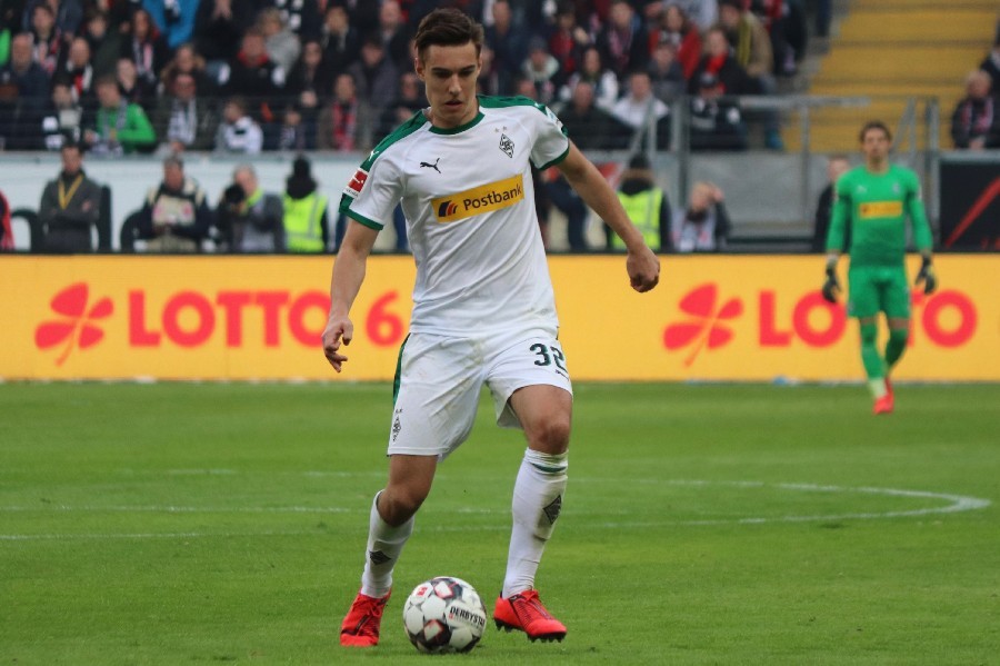 Eintracht Frankfurt- Borussia Mönchengladbach (2018/19)_38