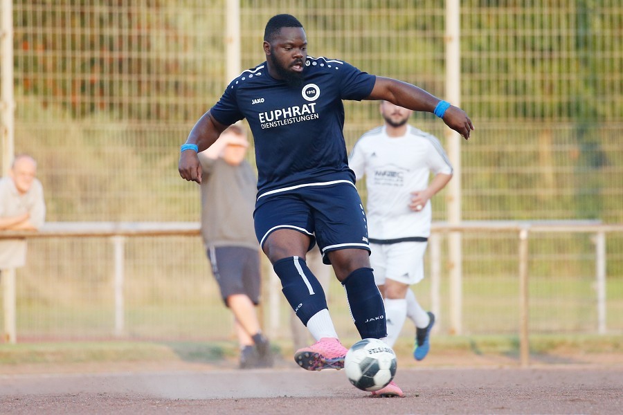 FC Eintracht Güdderath vs. DJK/VfL Giesenkirchen (2021/22)_12