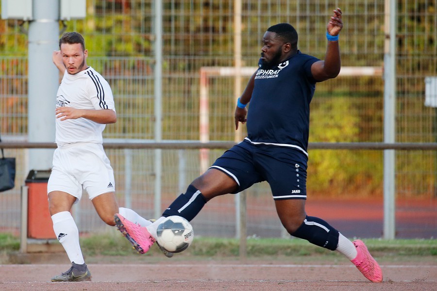 FC Eintracht Güdderath vs. DJK/VfL Giesenkirchen (2021/22)_17