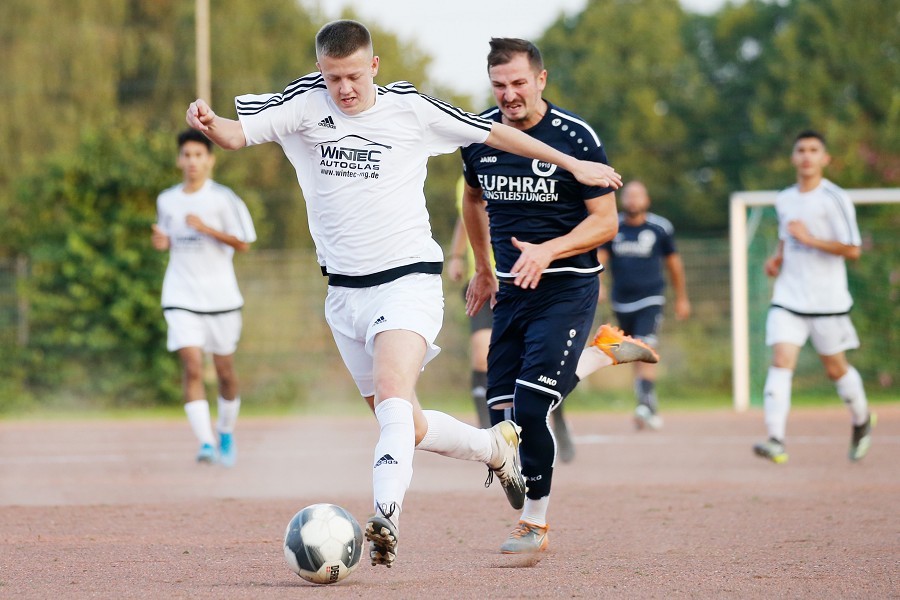 FC Eintracht Güdderath vs. DJK/VfL Giesenkirchen (2021/22)_21