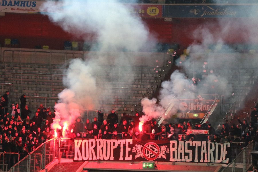 Fortuna Düsseldorf- Eintracht Frankfurt (2018/19)_28