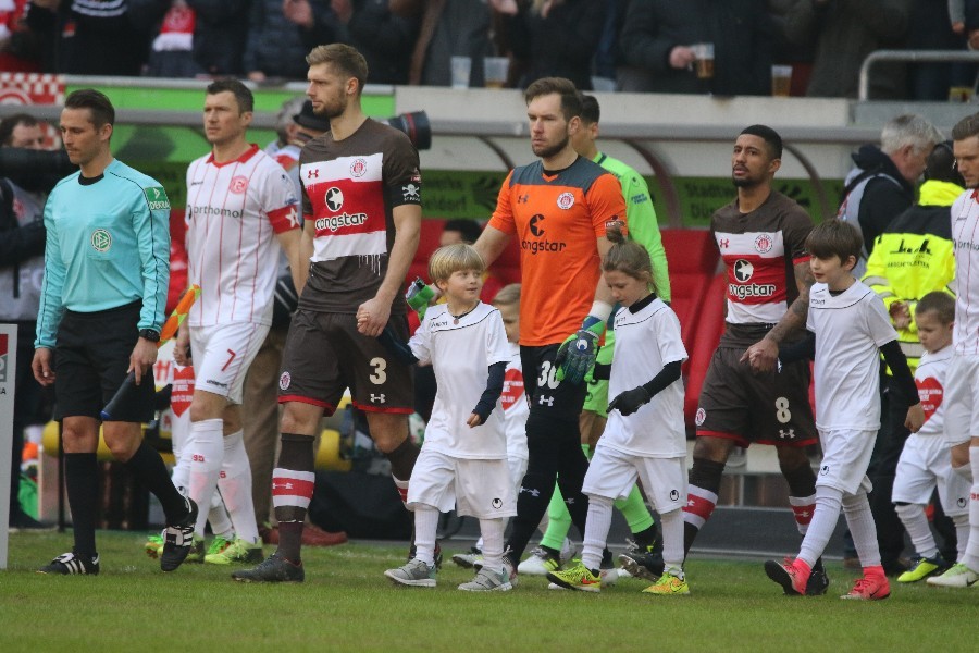 Fortuna Düsseldorf- FC St. Pauli (2017/18)_10