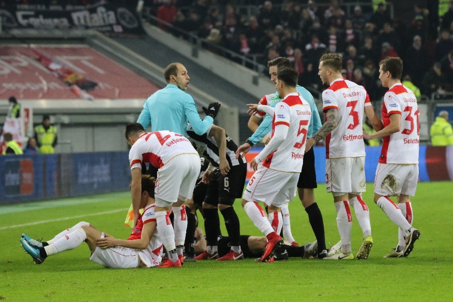 Fortuna Düsseldorf-  SV Sandhausen (2017/18)_38