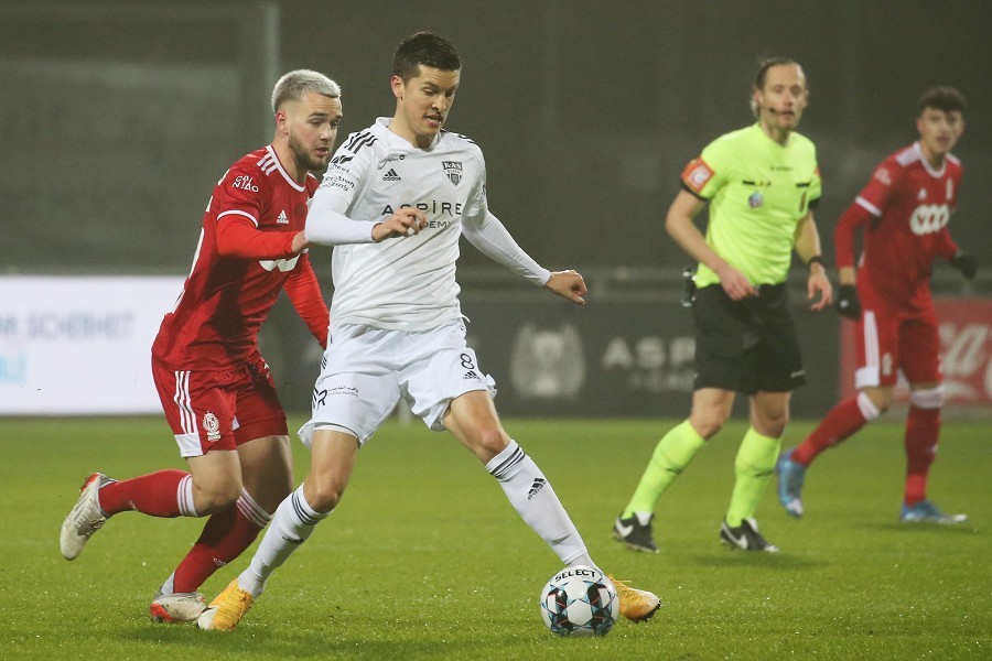 KAS Eupen vs. Standard Lüttich (2021/22)_12