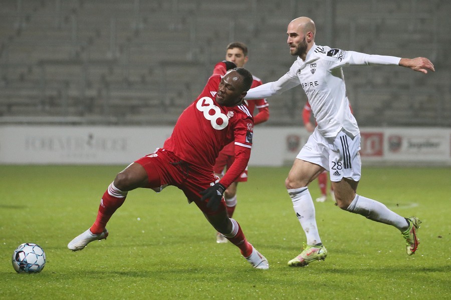 KAS Eupen vs. Standard Lüttich (2021/22)_21