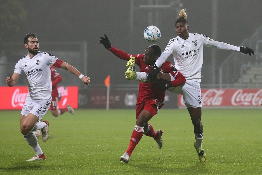KAS Eupen vs. Standard Lüttich (2021/22)_23