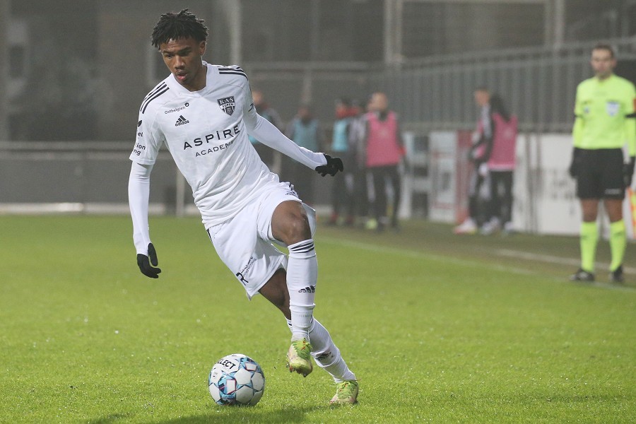 KAS Eupen vs. Standard Lüttich (2021/22)_38
