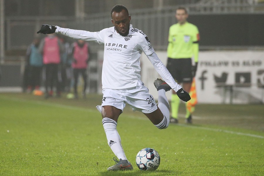 KAS Eupen vs. Standard Lüttich (2021/22)_40
