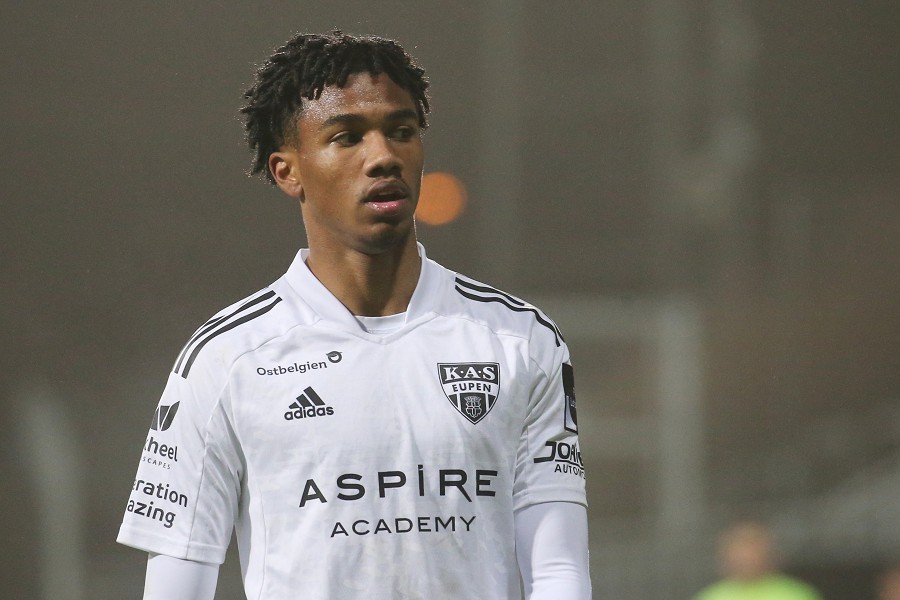 KAS Eupen vs. Standard Lüttich (2021/22)_46