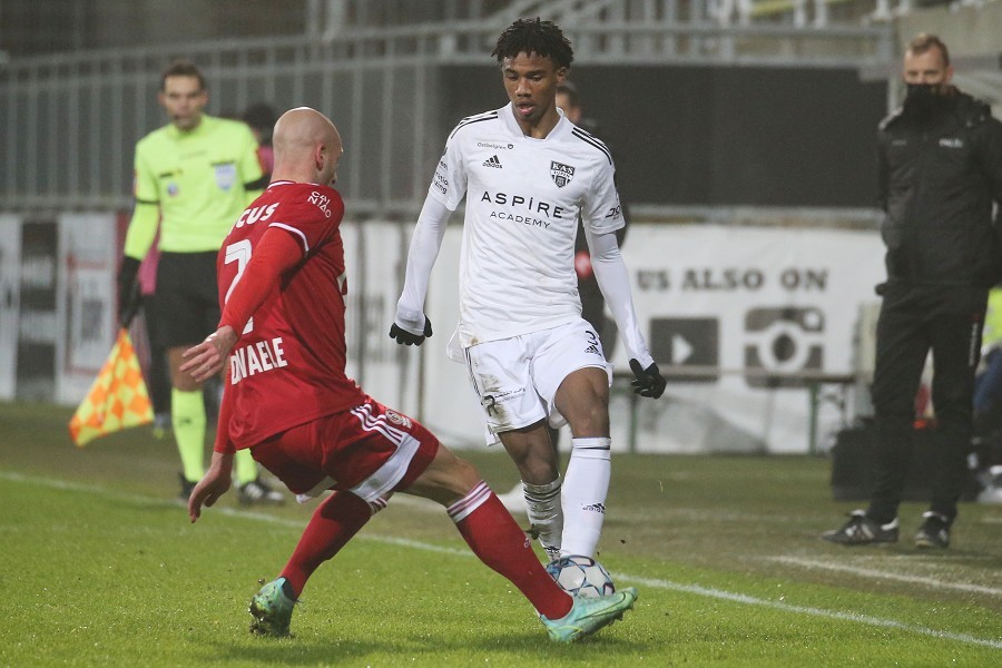 KAS Eupen vs. Standard Lüttich (2021/22)_49